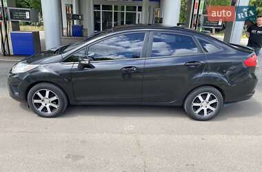 Седан Ford Fiesta 2011 в 