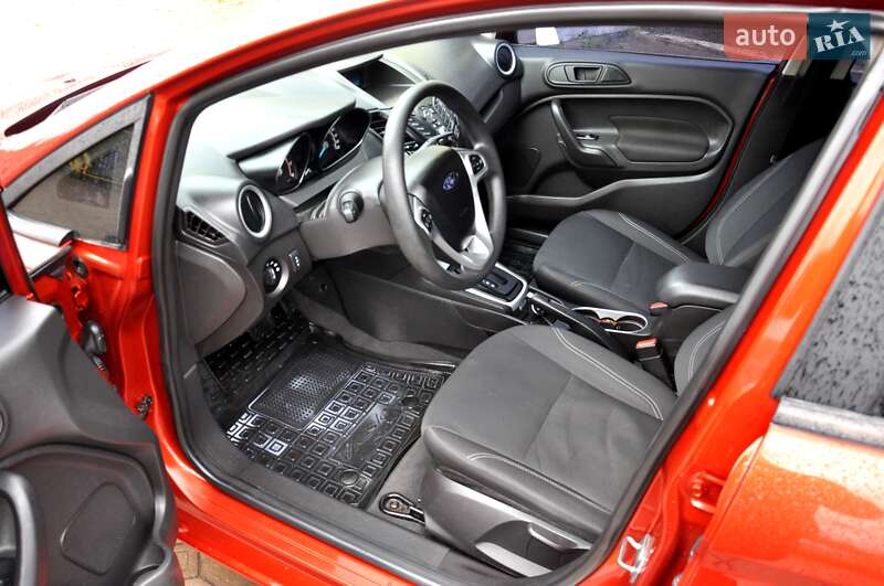 Седан Ford Fiesta 2018 в Львові