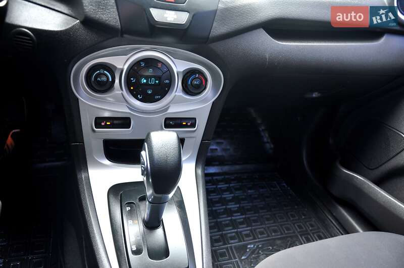 Седан Ford Fiesta 2018 в Львові