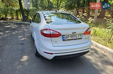 Седан Ford Fiesta 2016 в 