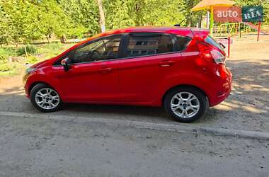 Хэтчбек Ford Fiesta 2013 в 