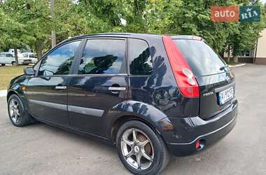 Хэтчбек Ford Fiesta 2006 в 