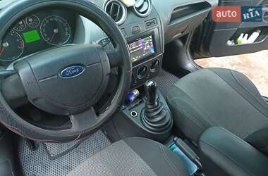 Хэтчбек Ford Fiesta 2007 в 