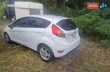 Хэтчбек Ford Fiesta 2018 в 