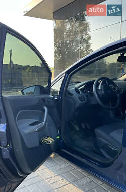 Хэтчбек Ford Fiesta 2010 в 
