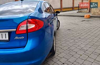 Седан Ford Fiesta 2011 в 