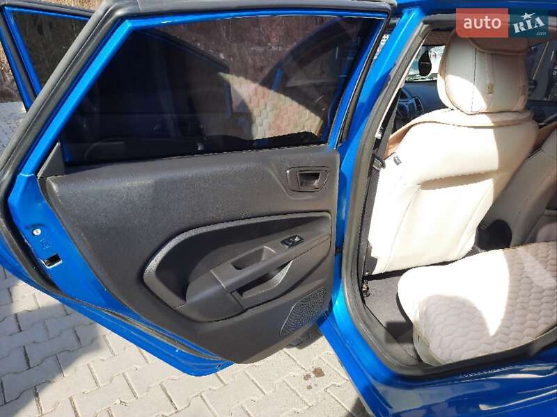 Седан Ford Fiesta 2011 в Коломиї