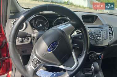 Хэтчбек Ford Fiesta 2016 в 