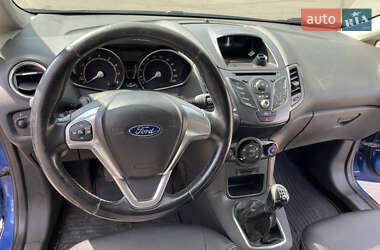 Хэтчбек Ford Fiesta 2013 в 