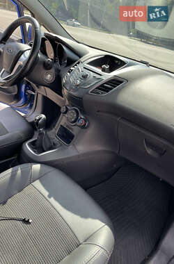 Хэтчбек Ford Fiesta 2013 в 