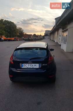 Хэтчбек Ford Fiesta 2011 в Львове