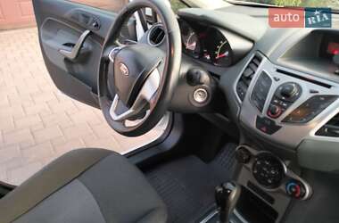 Хэтчбек Ford Fiesta 2011 в 