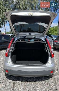 Хэтчбек Ford Fiesta 2006 в 