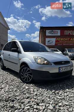 Хэтчбек Ford Fiesta 2006 в 