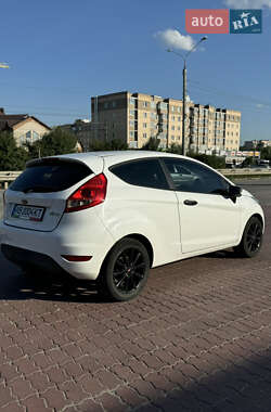 Хэтчбек Ford Fiesta 2010 в 