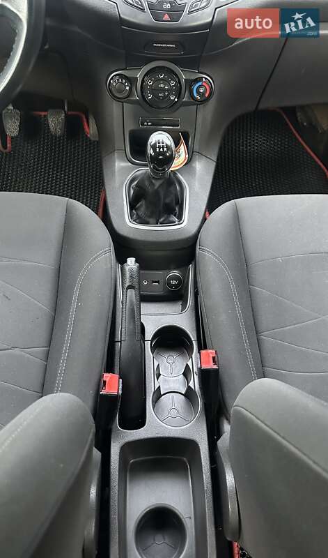 Хэтчбек Ford Fiesta 2014 в Берегомете