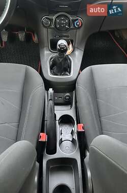 Хэтчбек Ford Fiesta 2014 в 