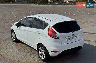 Хэтчбек Ford Fiesta 2013 в 