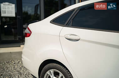 Седан Ford Fiesta 2014 в 