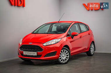 Хэтчбек Ford Fiesta 2016 в Киеве