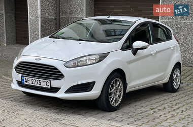 Хэтчбек Ford Fiesta 2016 в 