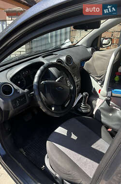 Хэтчбек Ford Fiesta 2007 в 