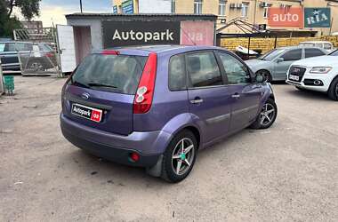 Хэтчбек Ford Fiesta 2006 в 