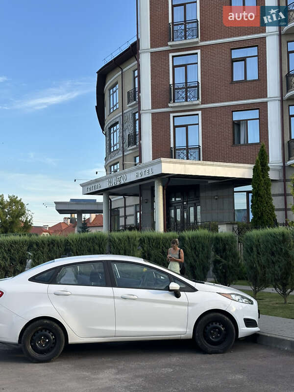 Седан Ford Fiesta 2016 в Шептицькому фото 14 Седан Ford Fiesta 2016 в Шептицькому