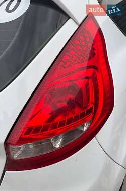 Хэтчбек Ford Fiesta 2008 в 