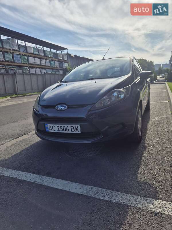Хэтчбек Ford Fiesta 2012 в Львове