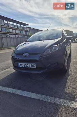 Хэтчбек Ford Fiesta 2012 в 