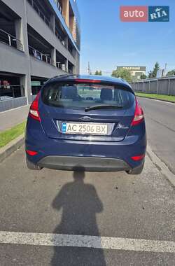 Хэтчбек Ford Fiesta 2012 в 