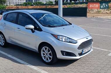 Хэтчбек Ford Fiesta 2016 в 