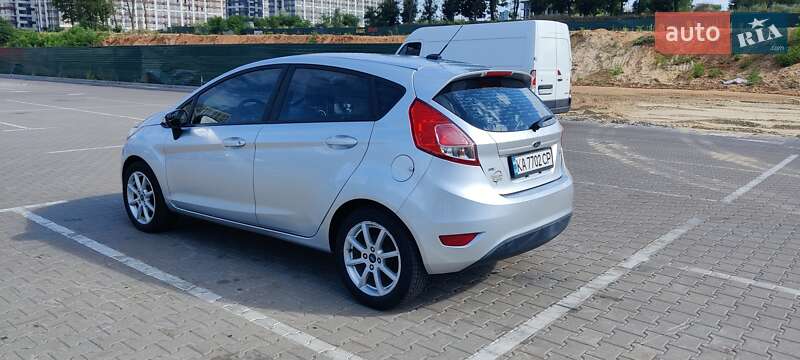 Хэтчбек Ford Fiesta 2016 в Киеве