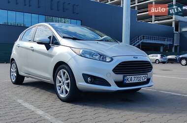 Хэтчбек Ford Fiesta 2016 в 