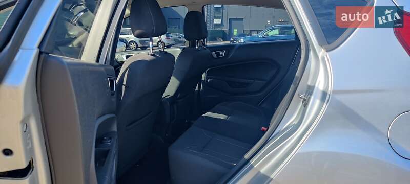 Хэтчбек Ford Fiesta 2016 в Киеве