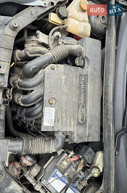Хэтчбек Ford Fiesta 2006 в 