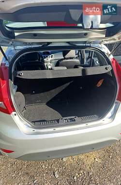 Хэтчбек Ford Fiesta 2012 в 