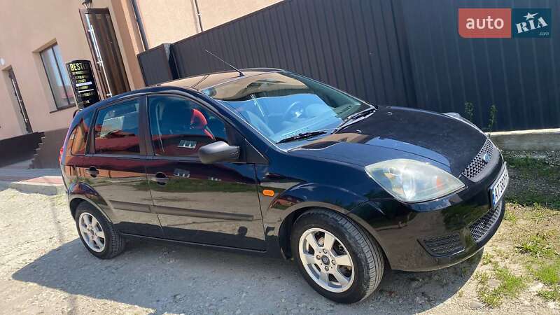 Хэтчбек Ford Fiesta 2005 в Тлумаче
