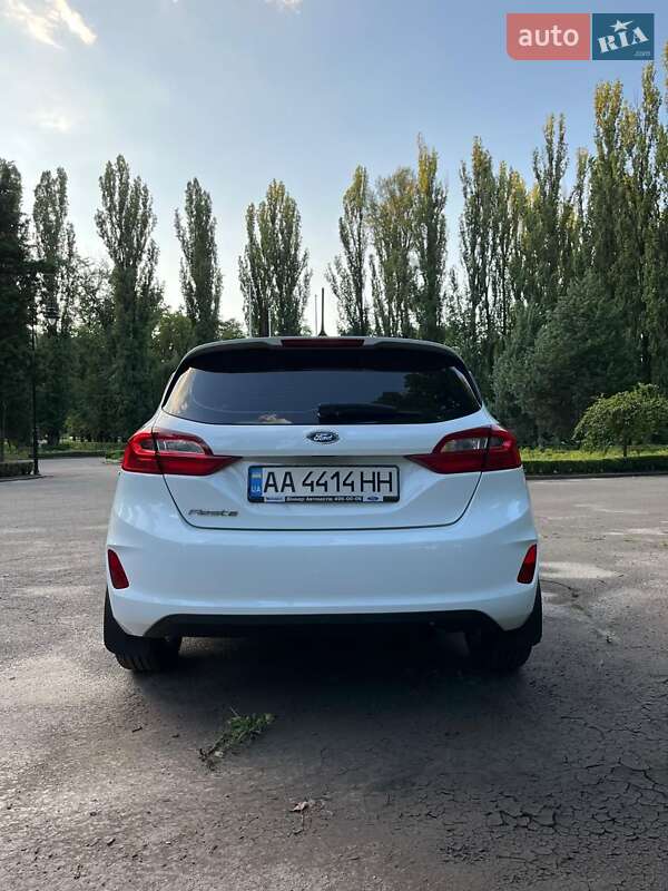 Хэтчбек Ford Fiesta 2018 в Киеве