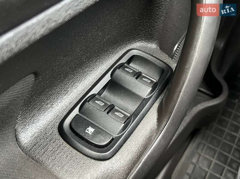 Хэтчбек Ford Fiesta 2014 в Киеве