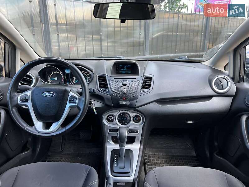 Хэтчбек Ford Fiesta 2014 в Киеве