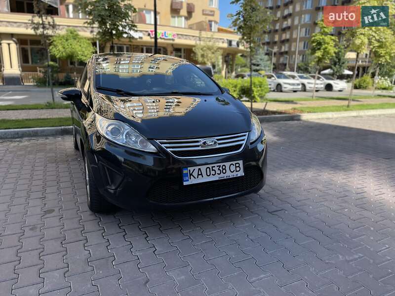 Седан Ford Fiesta 2012 в Києві