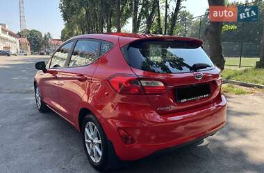 Хэтчбек Ford Fiesta 2017 в 