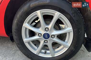 Хэтчбек Ford Fiesta 2017 в 