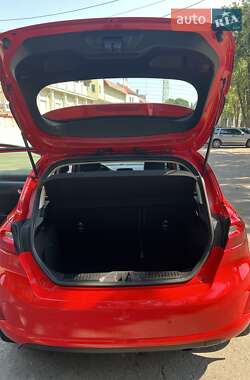 Хэтчбек Ford Fiesta 2017 в 