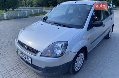 Хэтчбек Ford Fiesta 2006 в 