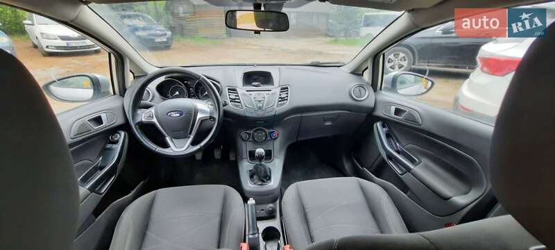 Хэтчбек Ford Fiesta 2015 в Львове фото 3 Хэтчбек Ford Fiesta 2015 в Львове
