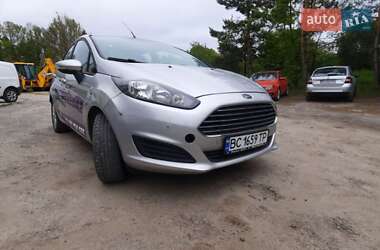 Хэтчбек Ford Fiesta 2015 в 