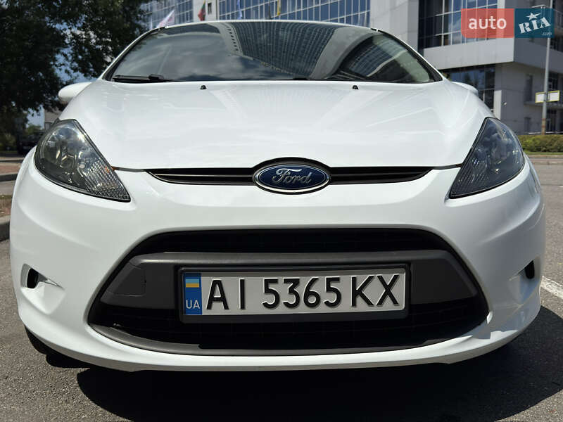 Хэтчбек Ford Fiesta 2012 в Киеве